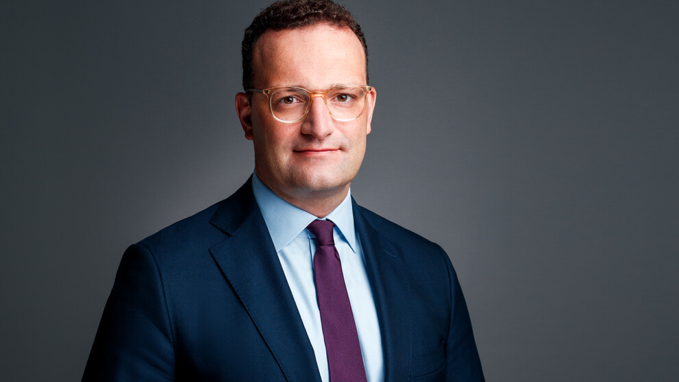 Porträt Foto von Gesundheitsminister Jens Spahn