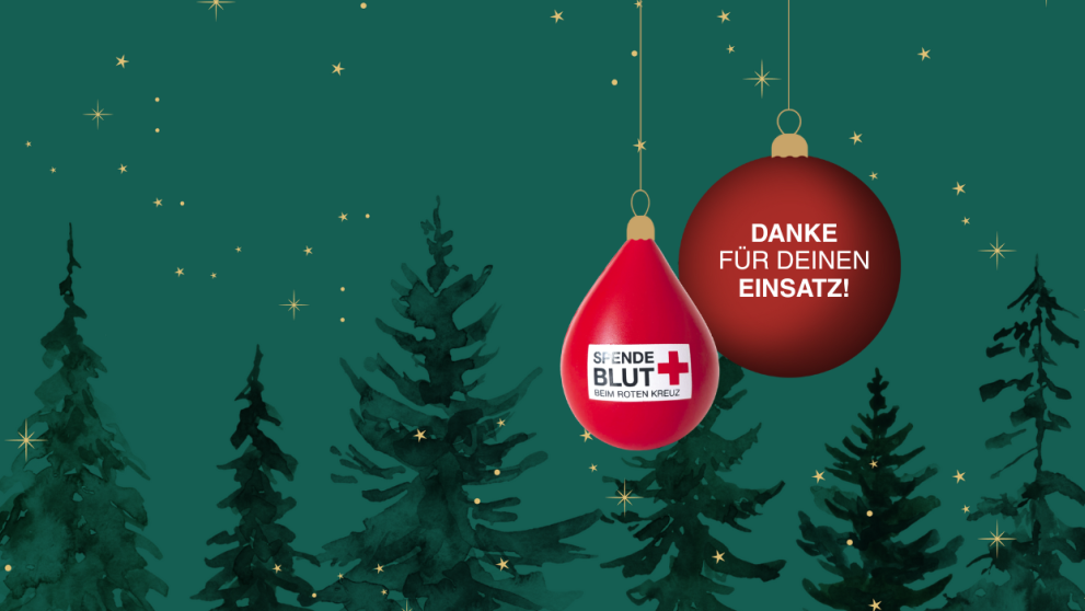 Ein weihnachtlicher Hintergrund mit einer Weihnachtskugel und dem Knautschball in Tropfenform.